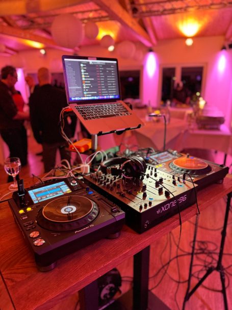 DJ Equipment Cassollage Veranstaltung Die Kugel auf der Tannenstrasse in Düsseldorf