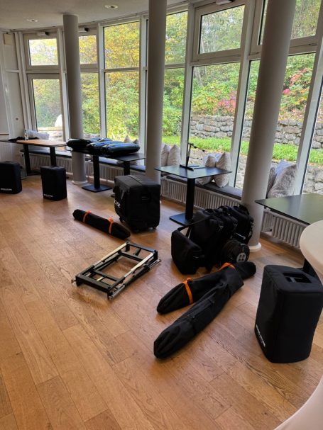 DJ Cassollage Equipment verpackt vor Veranstaltung im Rochusclub Düsseldorf