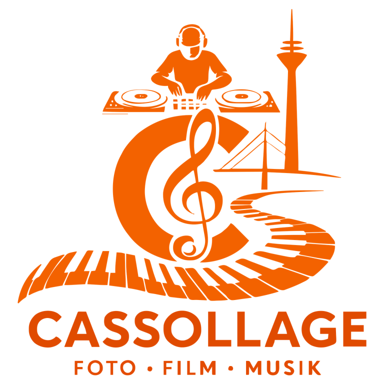 Cassollage – vollständiges Logo mit DJ, Klaviatur und Düsseldorfer Rheinturm; Foto · Film · Musik.
