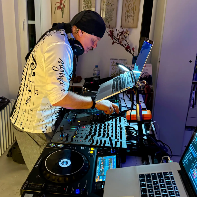 DJ Cassollage Privatparty Black And White